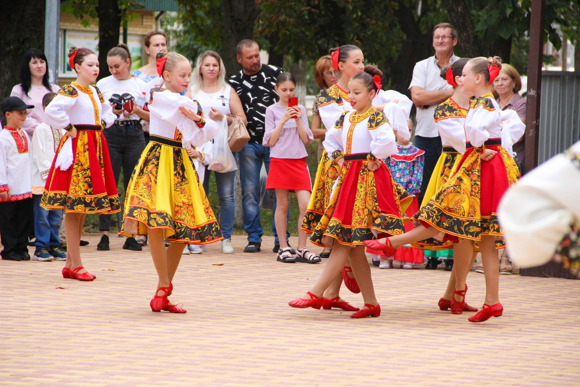 Народные танцы Кочубеевское. Немецкий народный танец. Народные танцы Кочубеевское Магнолия. Урок белорусских народных танцев.